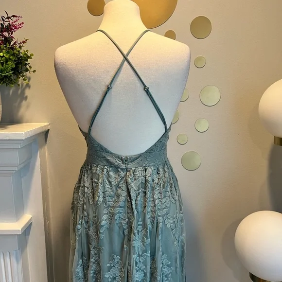 Wishlist Apparel Lace Maxi Dress - Picture 9 of 9